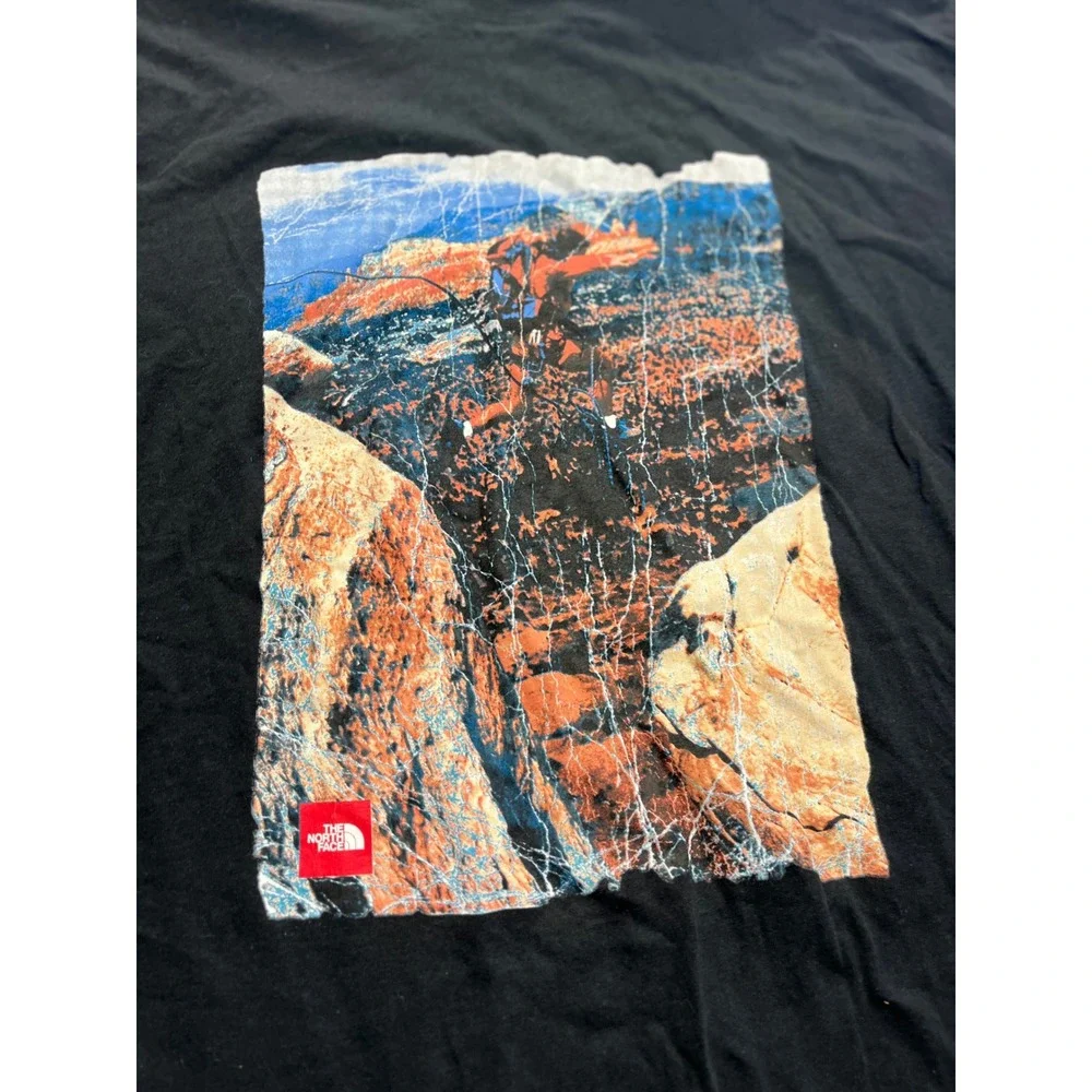 The North Face Mens Black Long Sleeve Graphic Tee Desert Rock Climbing Shirt‎ L